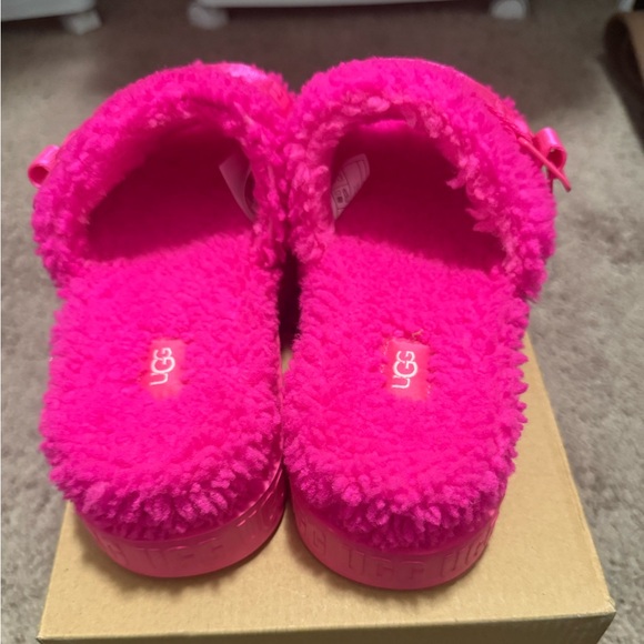 Authentic Pink UGG Fluffita - Picture 4 of 7